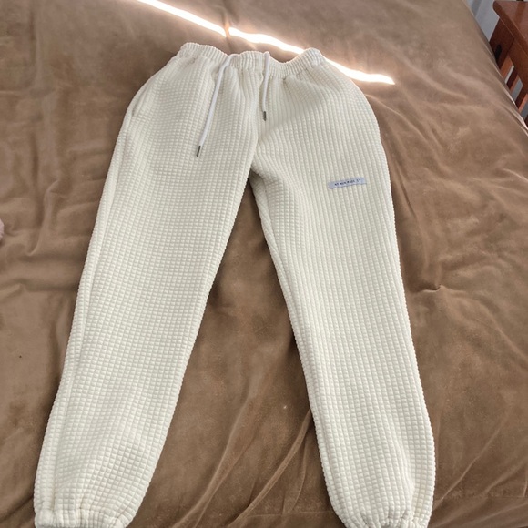 2/$30 Cream Quilted Textured Sweatpants - My Mum Made It - Picture 3 of 9